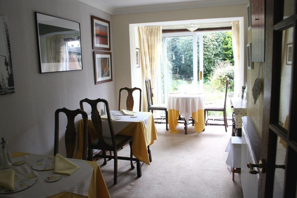 Mere Cottage B & B Alsager Esterno foto