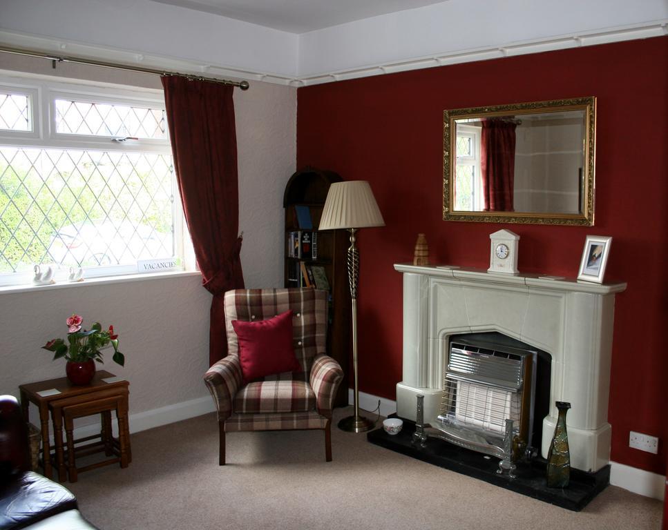 Mere Cottage B & B Alsager Esterno foto