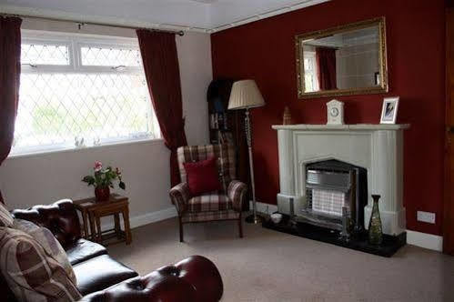 Mere Cottage B & B Alsager Esterno foto